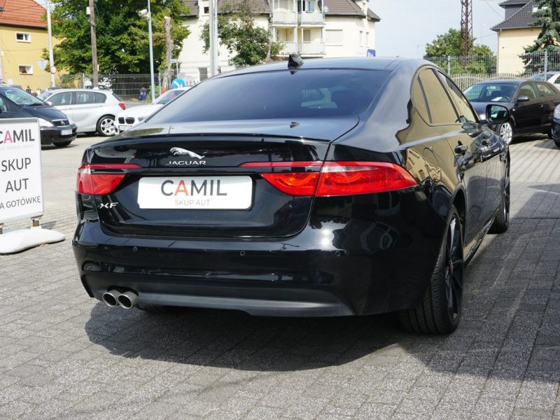 Jaguar XF zarejestrowany, ubezpieczony , f-ra VAT 23%, niski przebieg X260 (2015-)