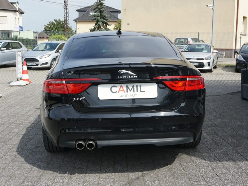 Jaguar XF zarejestrowany, ubezpieczony , f-ra VAT 23%, niski przebieg X260 (2015-)