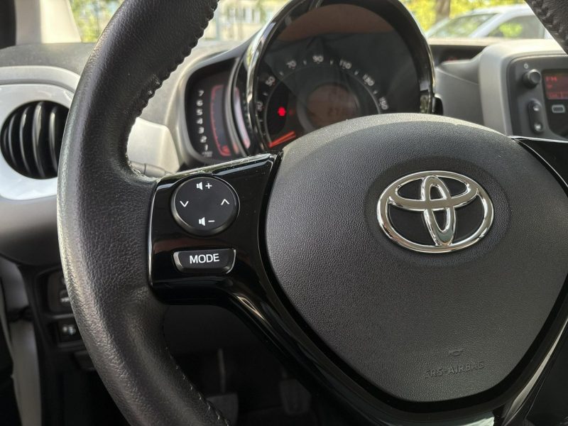 Toyota Aygo 1.0 X-PLAY, salon Polska, gwarancja II (2014-)