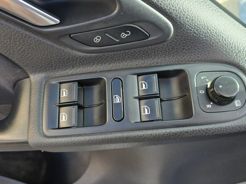 Volkswagen Golf 2xPDC, AC auto VI (2008-2012)