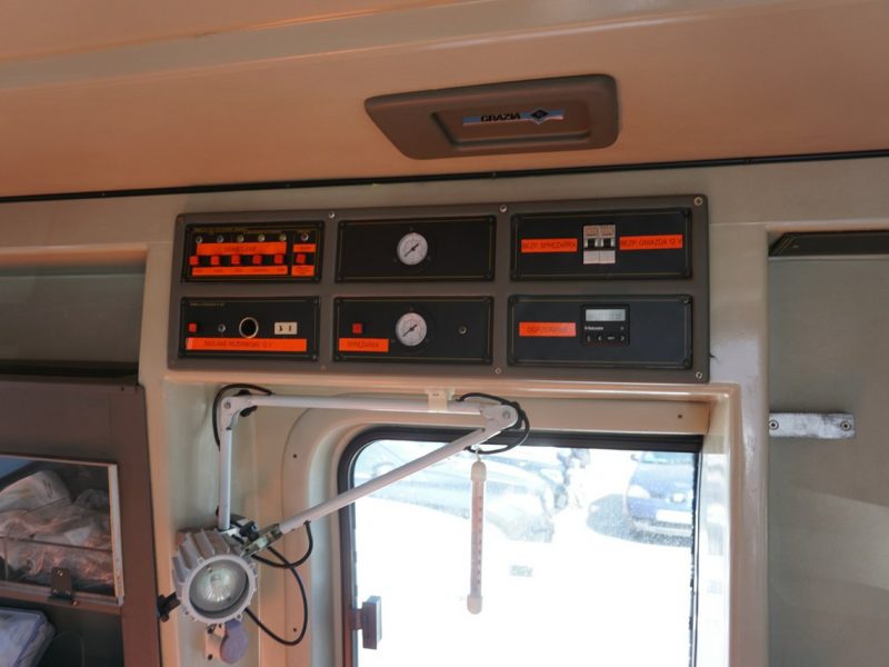 Peugeot Boxer sanitarka transportowa z miejscem do leżenia i wyposażeniem, I (1994-2006)