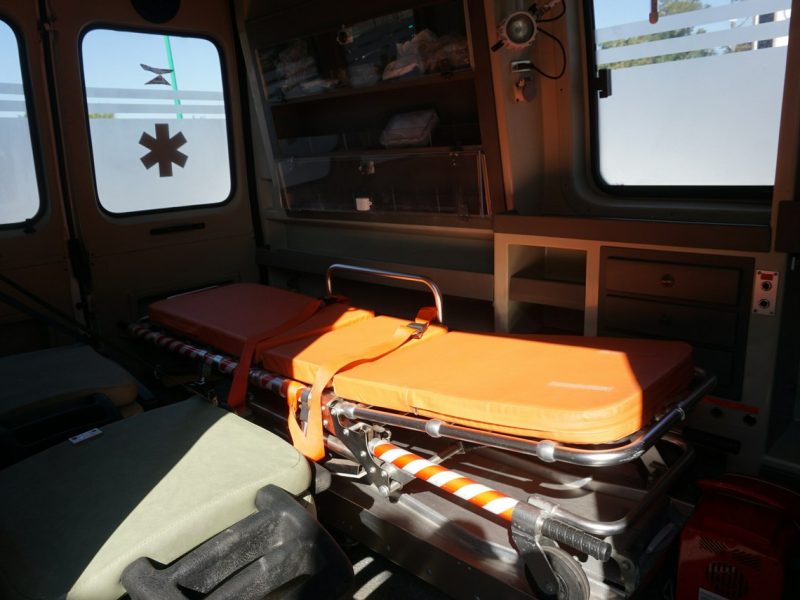 Peugeot Boxer sanitarka transportowa z miejscem do leżenia i wyposażeniem, I (1994-2006)