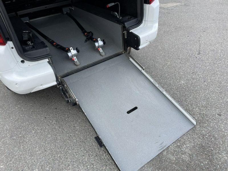 Opel Combo Life Opel ComboLife Niepełnosprawnych inwalida rampa Bogate wyposażenie2020 2018-
