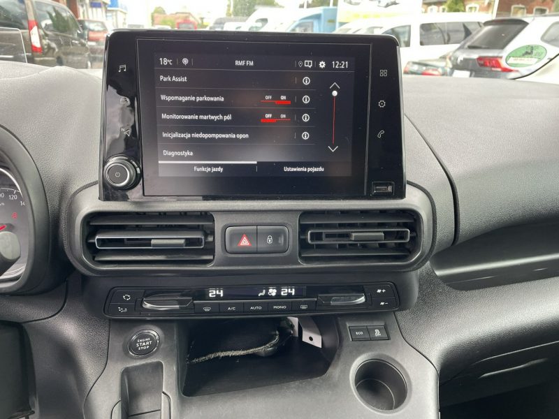 Opel Combo Life Opel ComboLife Niepełnosprawnych inwalida rampa Bogate wyposażenie2020 2018-