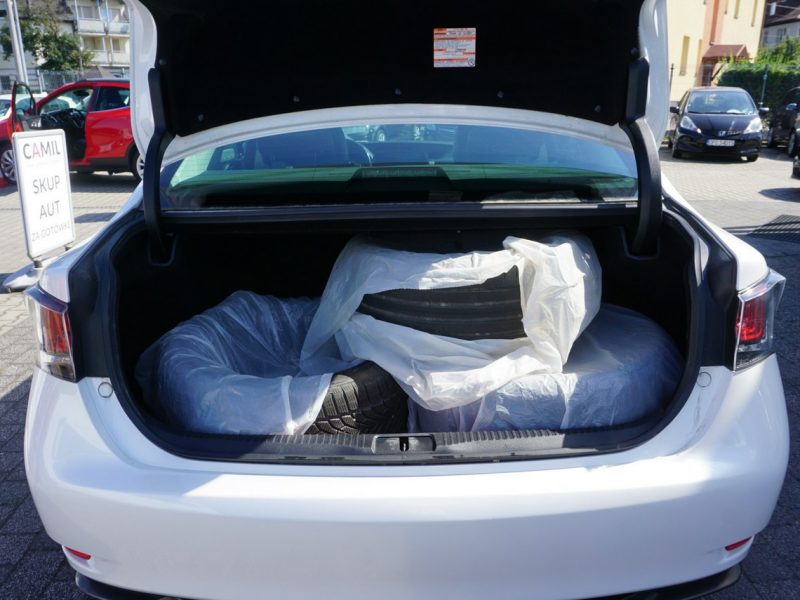 Lexus GS polski salon, wersja elegance IV (2012-)
