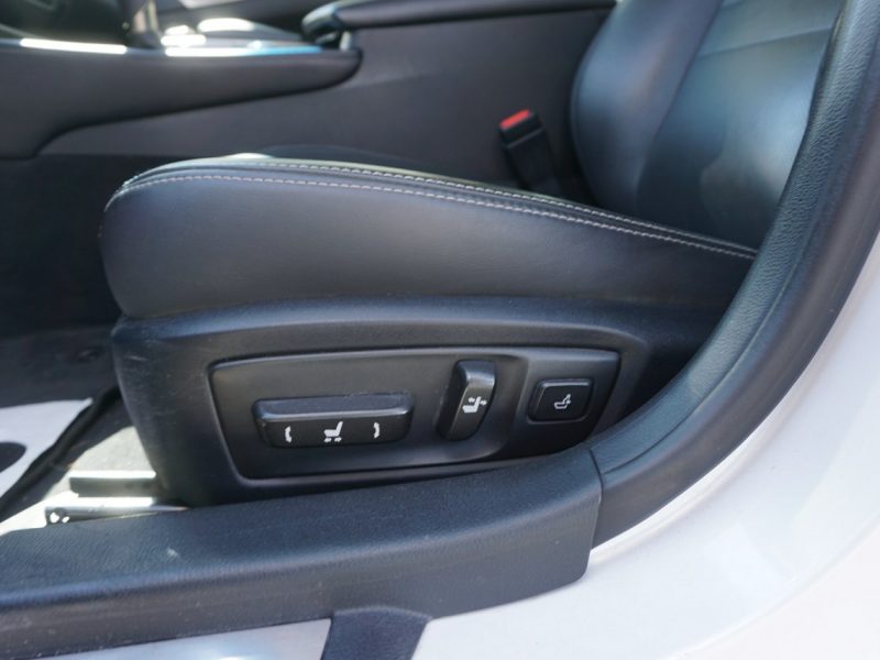 Lexus GS polski salon, wersja elegance IV (2012-)