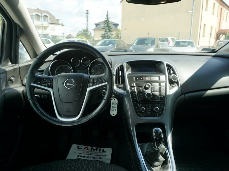 Opel Astra polski salon, ubezpieczony J (2009-2019)