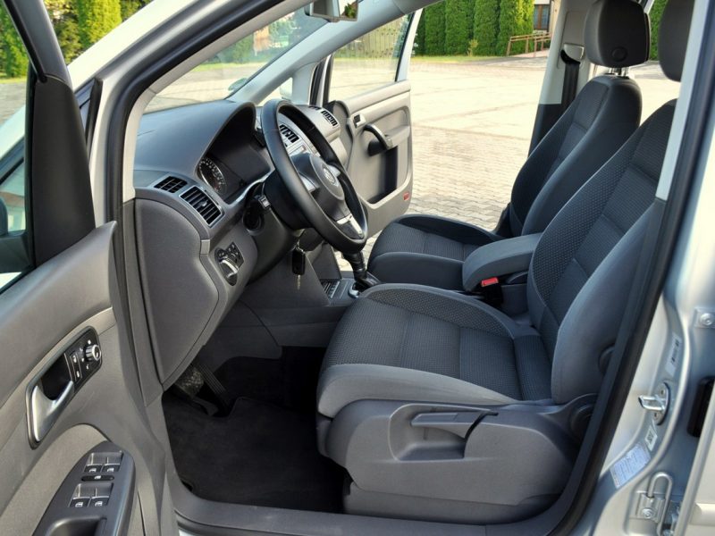 Volkswagen Touran 1.6TDI(105KM)*Duża Navi*Klimatronik*Asys.Parkowania*Welur*Reling*Alu16 II (2010-2015)