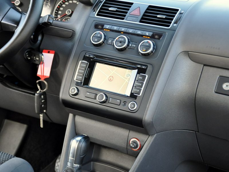 Volkswagen Touran 1.6TDI(105KM)*Duża Navi*Klimatronik*Asys.Parkowania*Welur*Reling*Alu16 II (2010-2015)