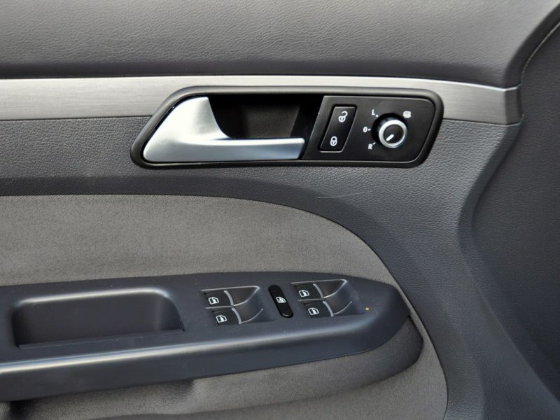 Volkswagen Touran 1.6TDI(105KM)*Duża Navi*Klimatronik*Asys.Parkowania*Welur*Reling*Alu16 II (2010-2015)