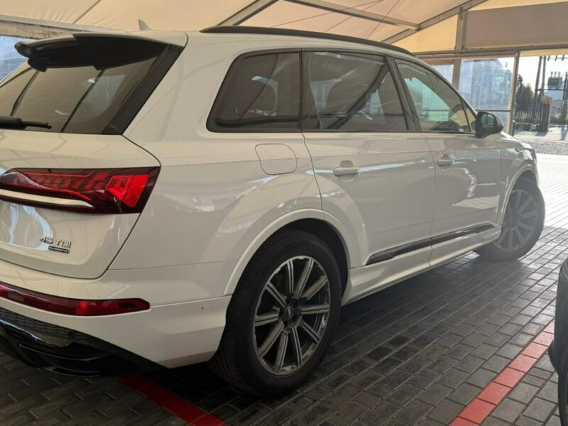 Audi Q7 II (2015-)