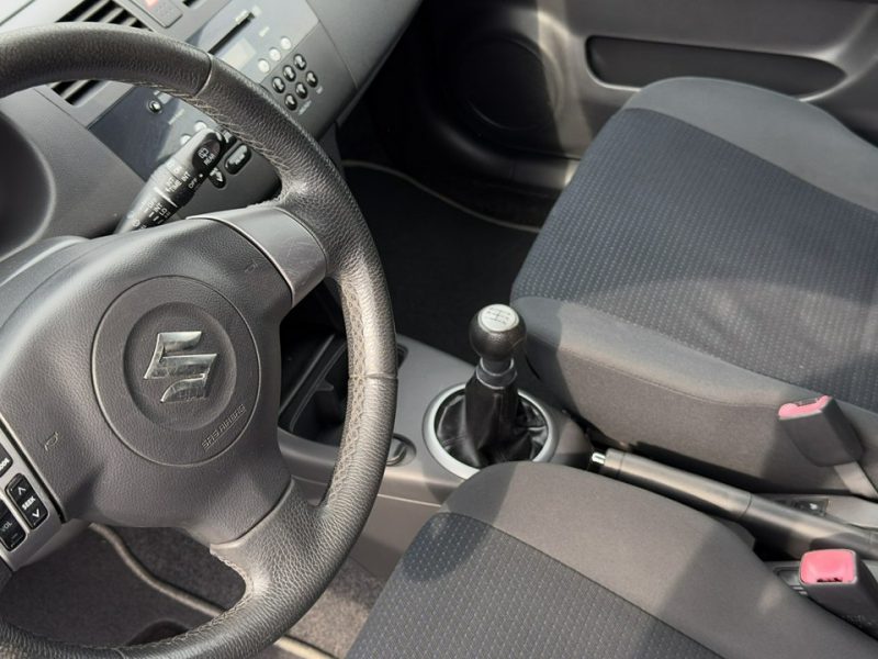 Suzuki Swift 1.5 Benzyna Moc 102KM Zarejestrowany Ubezpieczony IV (2004-2010)