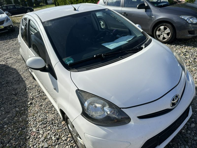 Toyota Aygo Po podwójnym liftingu, 5 drzwi, rozrząd na łańcuszku, światła LED I (2005-2014)