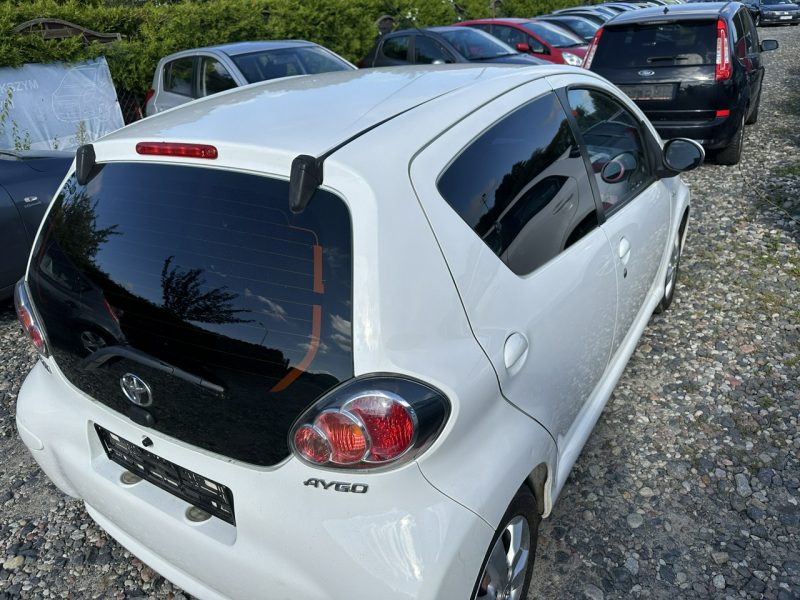Toyota Aygo Po podwójnym liftingu, 5 drzwi, rozrząd na łańcuszku, światła LED I (2005-2014)