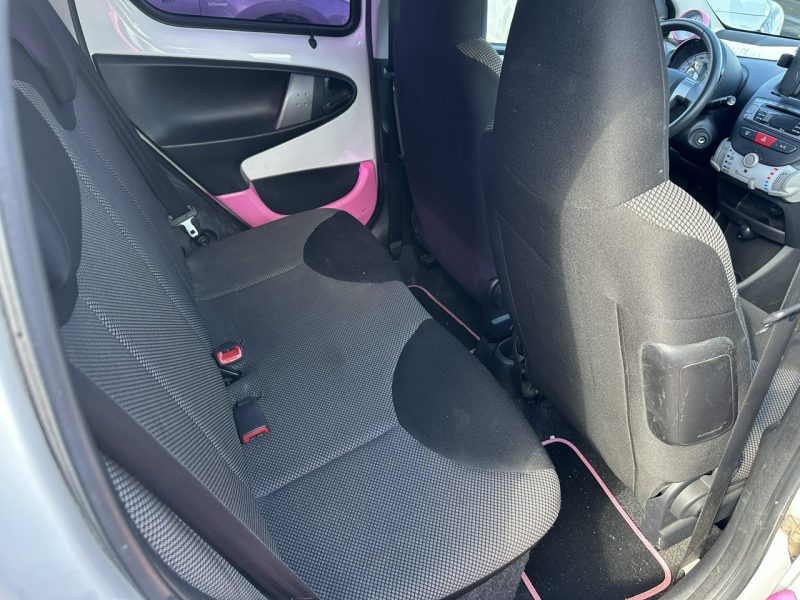 Toyota Aygo Po podwójnym liftingu, 5 drzwi, rozrząd na łańcuszku, światła LED I (2005-2014)