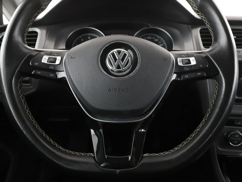 Volkswagen Golf Comfortline PDC grzane fotele climatronic tempomat VII (2012-)