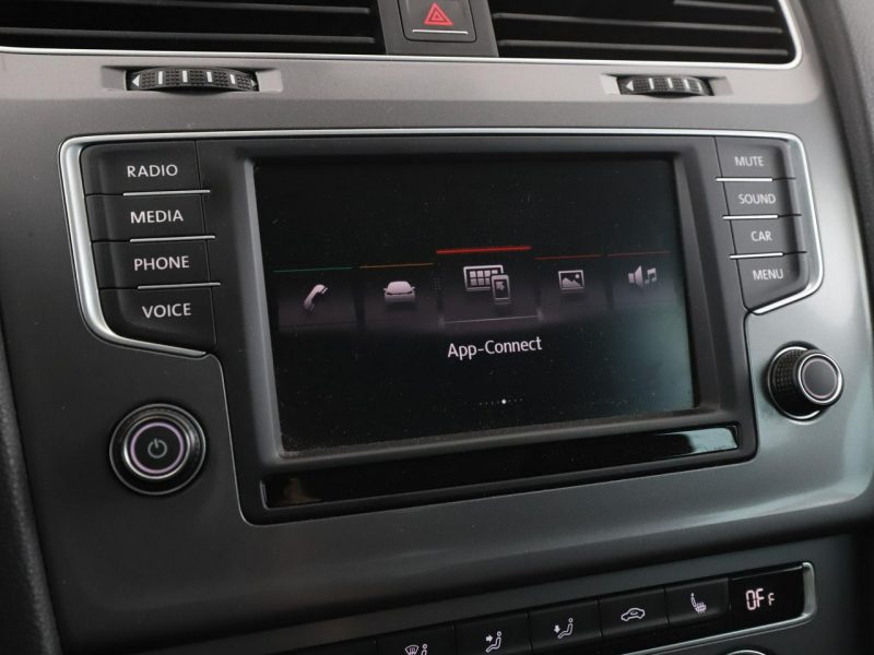 Volkswagen Golf Comfortline PDC grzane fotele climatronic tempomat VII (2012-)