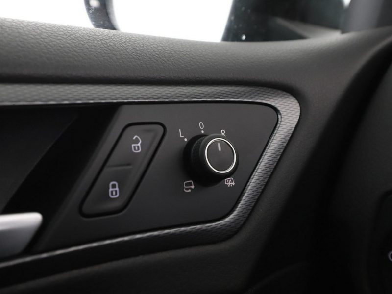 Volkswagen Golf Comfortline PDC grzane fotele climatronic tempomat VII (2012-)