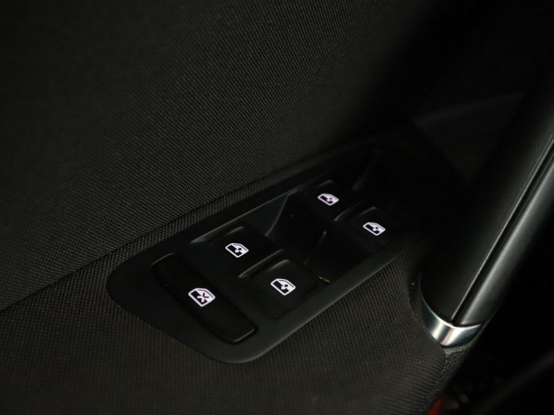 Volkswagen Golf Comfortline PDC grzane fotele climatronic tempomat VII (2012-)