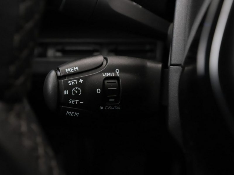 Volkswagen Golf Comfortline PDC grzane fotele climatronic tempomat VII (2012-)