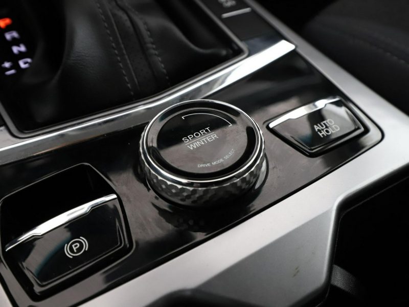 SsangYong Korando automat navi kamera grzane fotele półskóra klima-auto ACC V (2019-)
