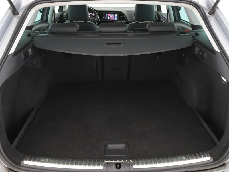 Seat Leon FR automat alcantara virtual panorama ACC grzane fotele PDC-kamera LED III (2012-)