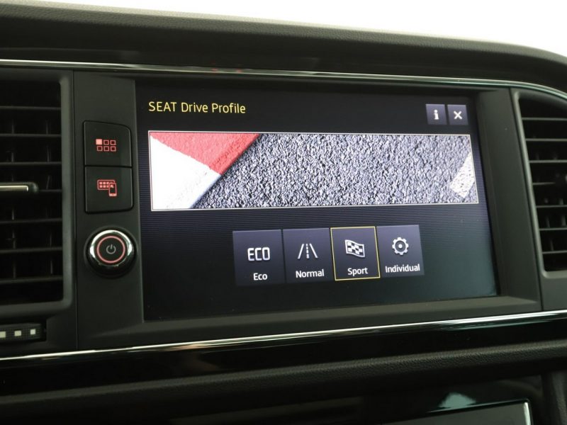 Seat Leon FR automat alcantara virtual panorama ACC grzane fotele PDC-kamera LED III (2012-)
