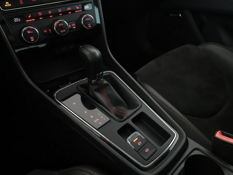 Seat Leon FR automat alcantara virtual panorama ACC grzane fotele PDC-kamera LED III (2012-)