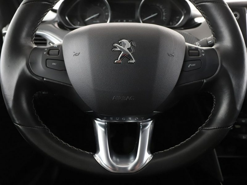 Peugeot 2008 półskóra navi klima auto kamera i czujniki parkowania II (2019-)
