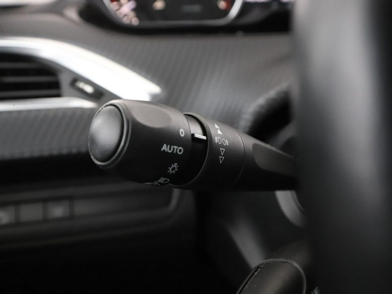 Peugeot 2008 półskóra navi klima auto kamera i czujniki parkowania II (2019-)