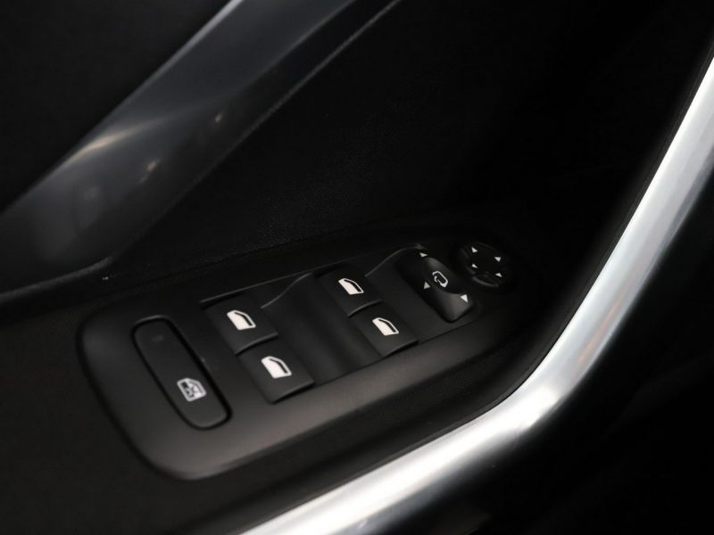 Peugeot 2008 półskóra navi klima auto kamera i czujniki parkowania II (2019-)