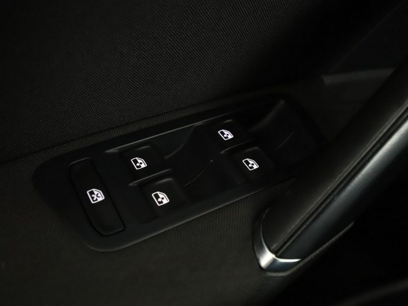 Volkswagen Golf Allstar navi PDC grzane fotele climatronic tempomat VII (2012-)
