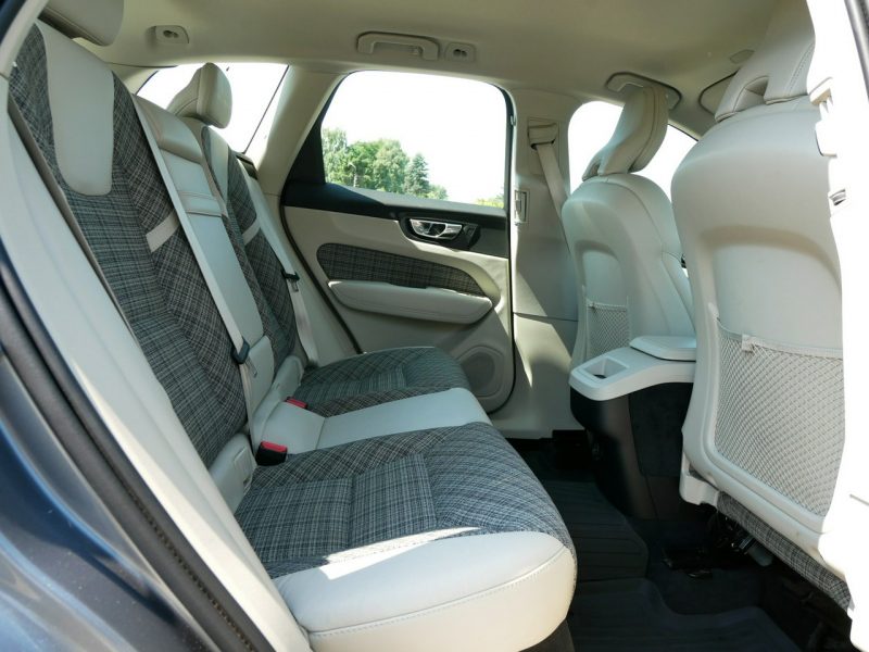 Volvo XC 60 2.0B4 197KM +14KM Momentum Pro M-hybrid +Hak -1 Wł -VAT 23% Brutto II (2017-)