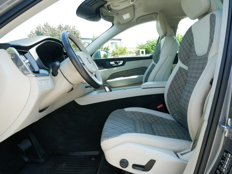 Volvo XC 60 2.0B4 197KM +14KM Momentum Pro M-hybrid +Hak -1 Wł -VAT 23% Brutto II (2017-)