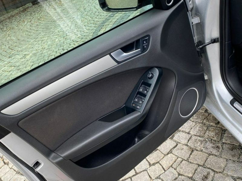 Audi A4 Audi A4 B8 2.0 TDI 143km 2008r Alu 18 zawieszenie s-line B8 (2007-2015)