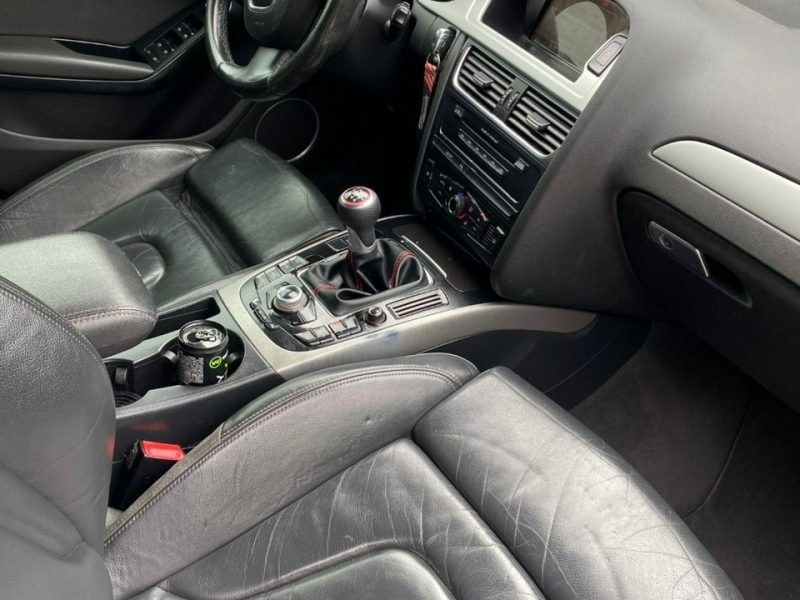 Audi A4 Audi A4 B8 2.0 TDI 143km 2008r Alu 18 zawieszenie s-line B8 (2007-2015)