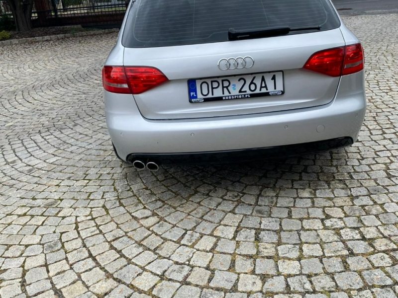 Audi A4 Audi A4 B8 2.0 TDI 143km 2008r Alu 18 zawieszenie s-line B8 (2007-2015)