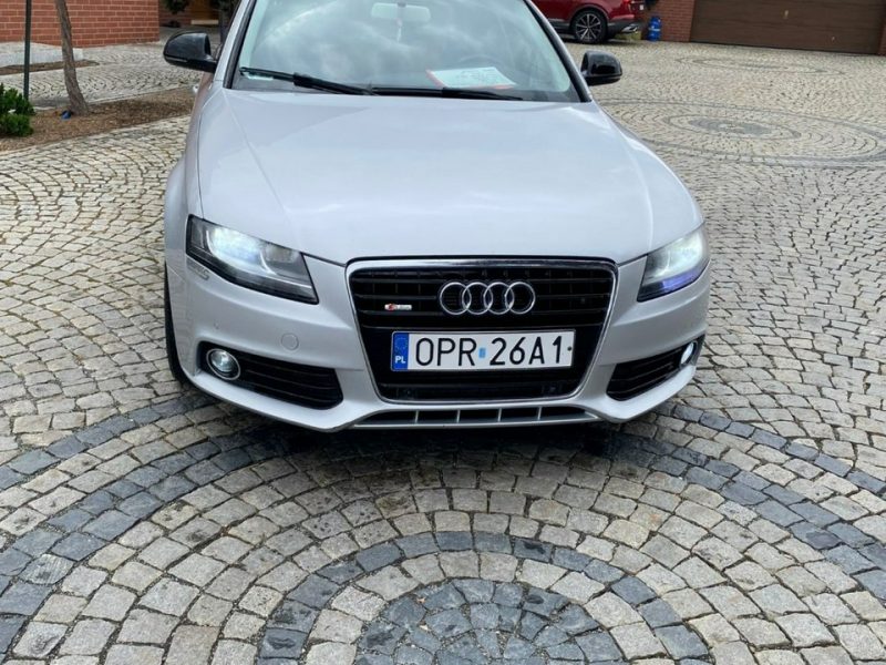 Audi A4 Audi A4 B8 2.0 TDI 143km 2008r Alu 18 zawieszenie s-line B8 (2007-2015)
