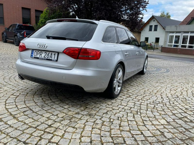 Audi A4 Audi A4 B8 2.0 TDI 143km 2008r Alu 18 zawieszenie s-line B8 (2007-2015)
