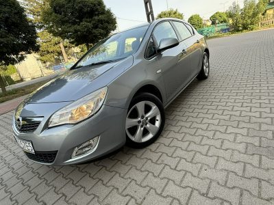Opel Astra Opel Astra J 1.4T 2011r Klimatyzacja Serwis Alu Hatchback Zarejestrowa J (2009-2019)