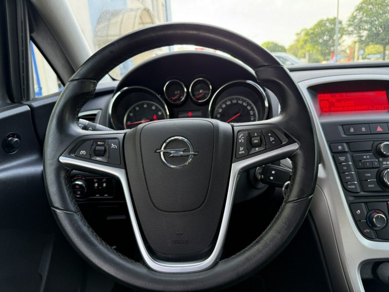 Opel Astra Opel Astra J 1.4T 2011r Klimatyzacja Serwis Alu Hatchback Zarejestrowa J (2009-2019)