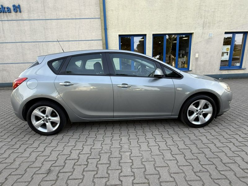 Opel Astra Opel Astra J 1.4T 2011r Klimatyzacja Serwis Alu Hatchback Zarejestrowa J (2009-2019)