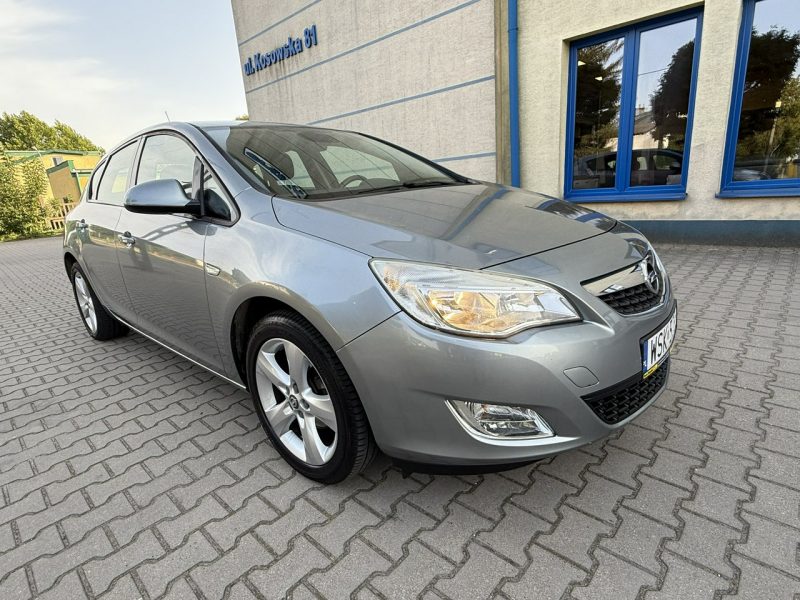 Opel Astra Opel Astra J 1.4T 2011r Klimatyzacja Serwis Alu Hatchback Zarejestrowa J (2009-2019)