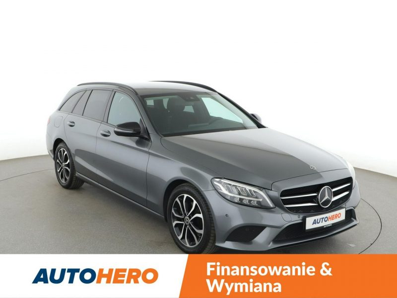 Mercedes C 220 Avantgarde automat 194KM navi grzane fotele kamera LED High Performanc W205 (2014-2021)