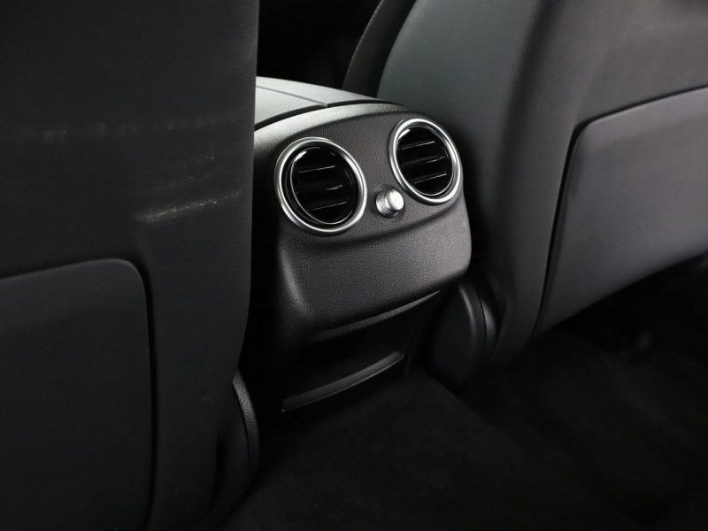 Mercedes C 220 Avantgarde automat 194KM navi grzane fotele kamera LED High Performanc W205 (2014-2021)