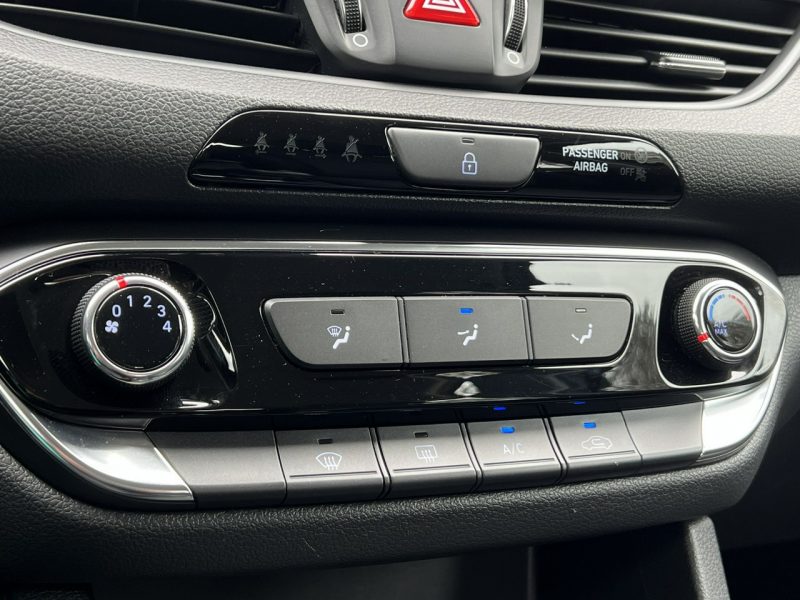 Hyundai i30 1.5T-GDI 160KM 48V 6MT Modern+Display Salon Polska 1 wł. FV23% III (2017-)