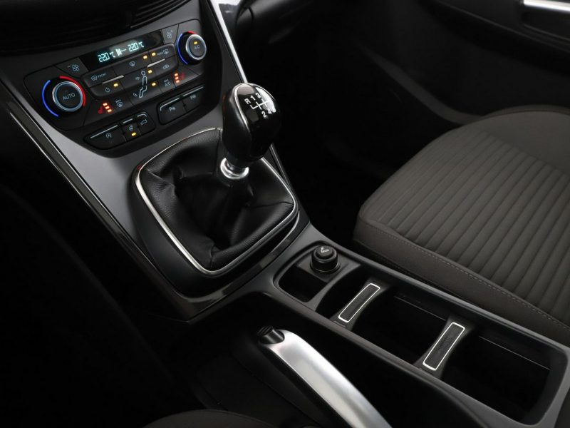 Ford Grand C-MAX bi-xenon navi klima auto kamera i czujniki parkowania grzane fotele