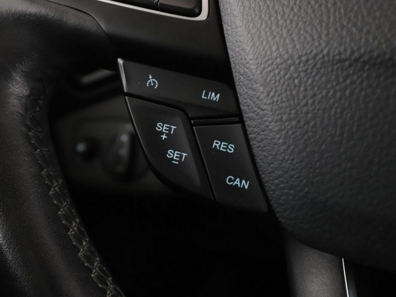 Ford Grand C-MAX bi-xenon navi klima auto kamera i czujniki parkowania grzane fotele