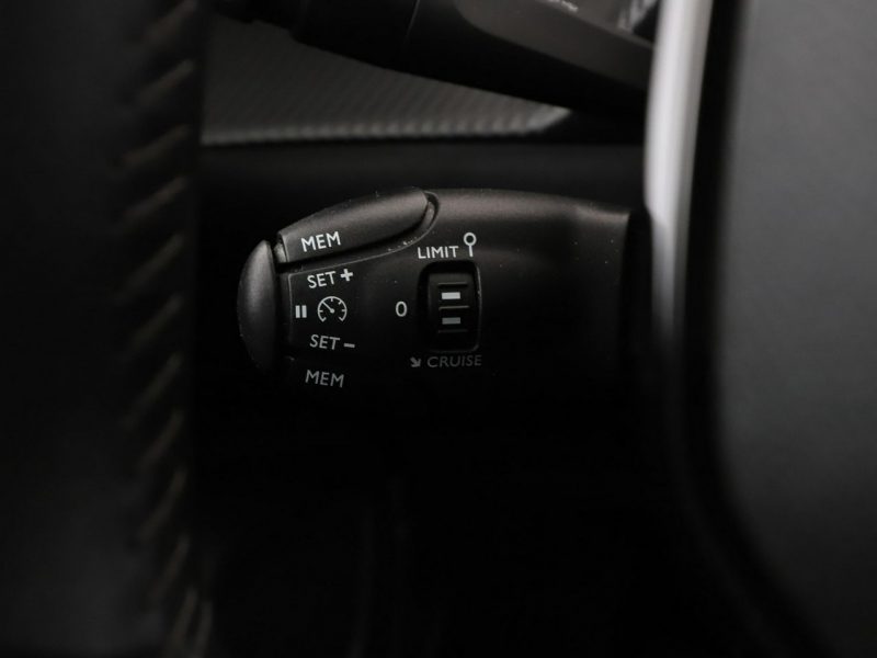 Peugeot 2008 FV23% full LED virtual cocpit navi kamera i czujniki parkowania II (2019-)