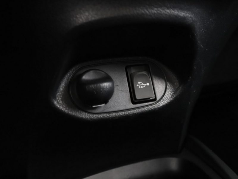 Toyota Yaris automat grzane fotele kamera Bluetooth tempomat III (2011-2019)